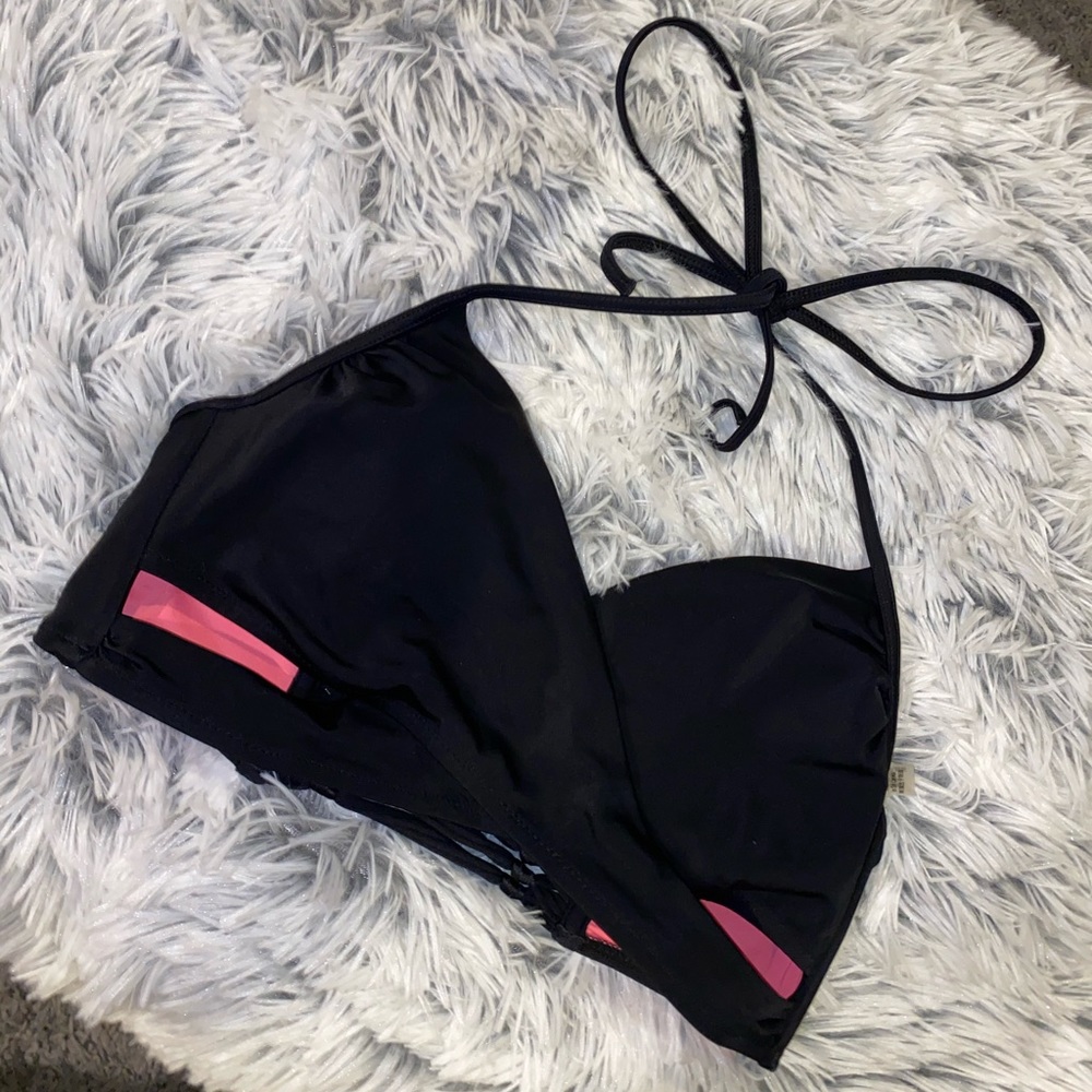 Black VS Pink crisscrossed bikini top
